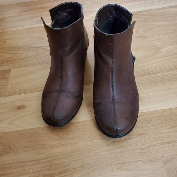 Easy Street Brown Ankle Boots Size 8 - Picture 5 of 9